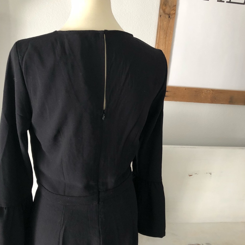 Bell sleeve romper - Picture 4 of 8